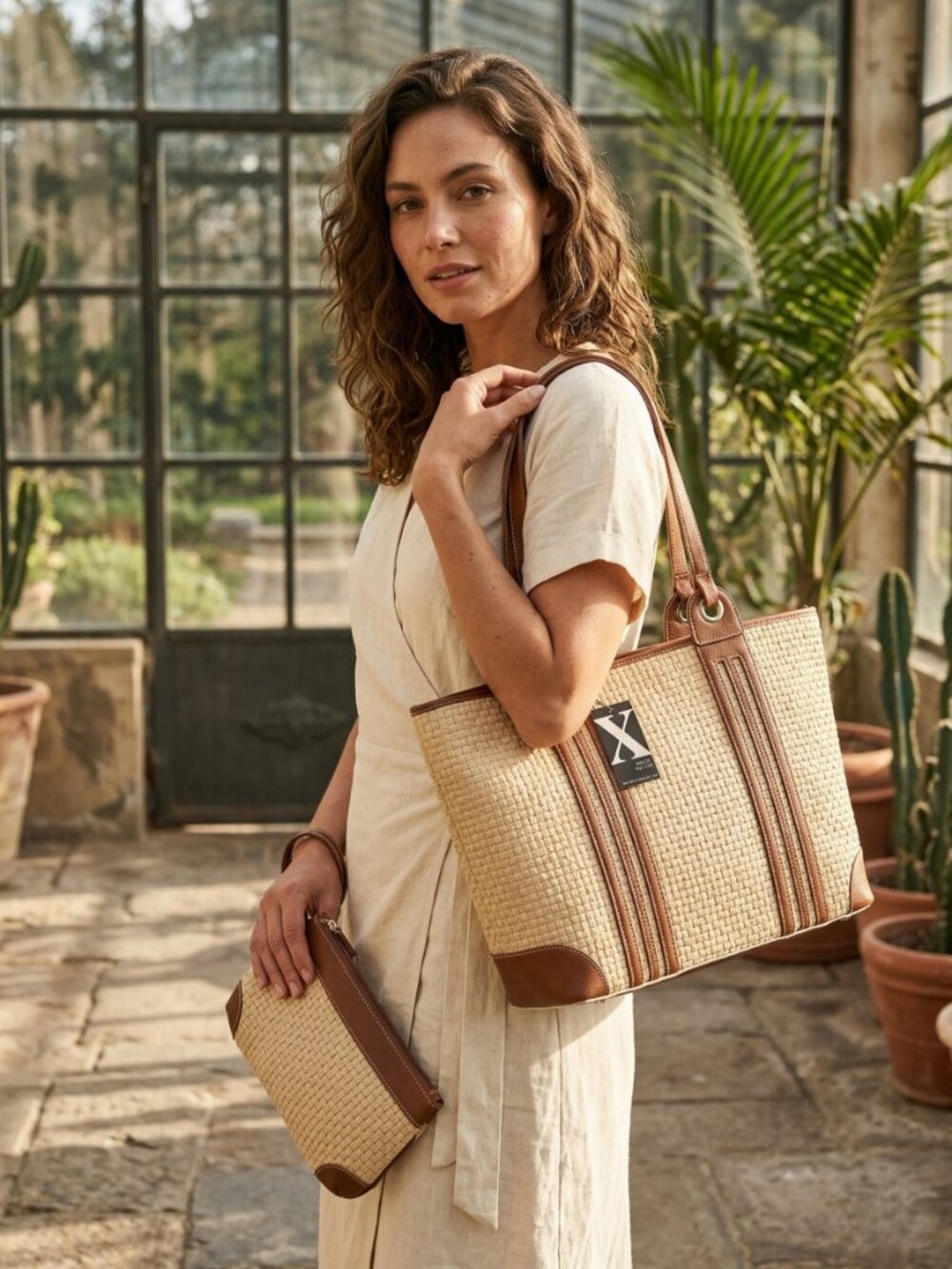 *MAXX New York Woven Shoulder Bag With‎ Matching Cosmetic Pouch Tan Brown